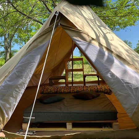 Camping Carrefour De L'Ardeche Saint-Remeze Eksteriør bilde