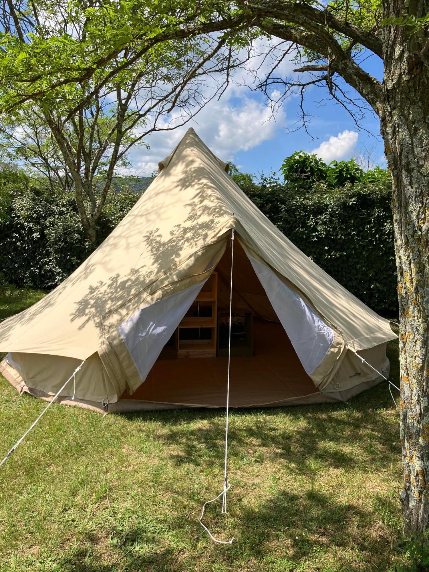 Camping Carrefour De L'Ardeche Saint-Remeze Eksteriør bilde