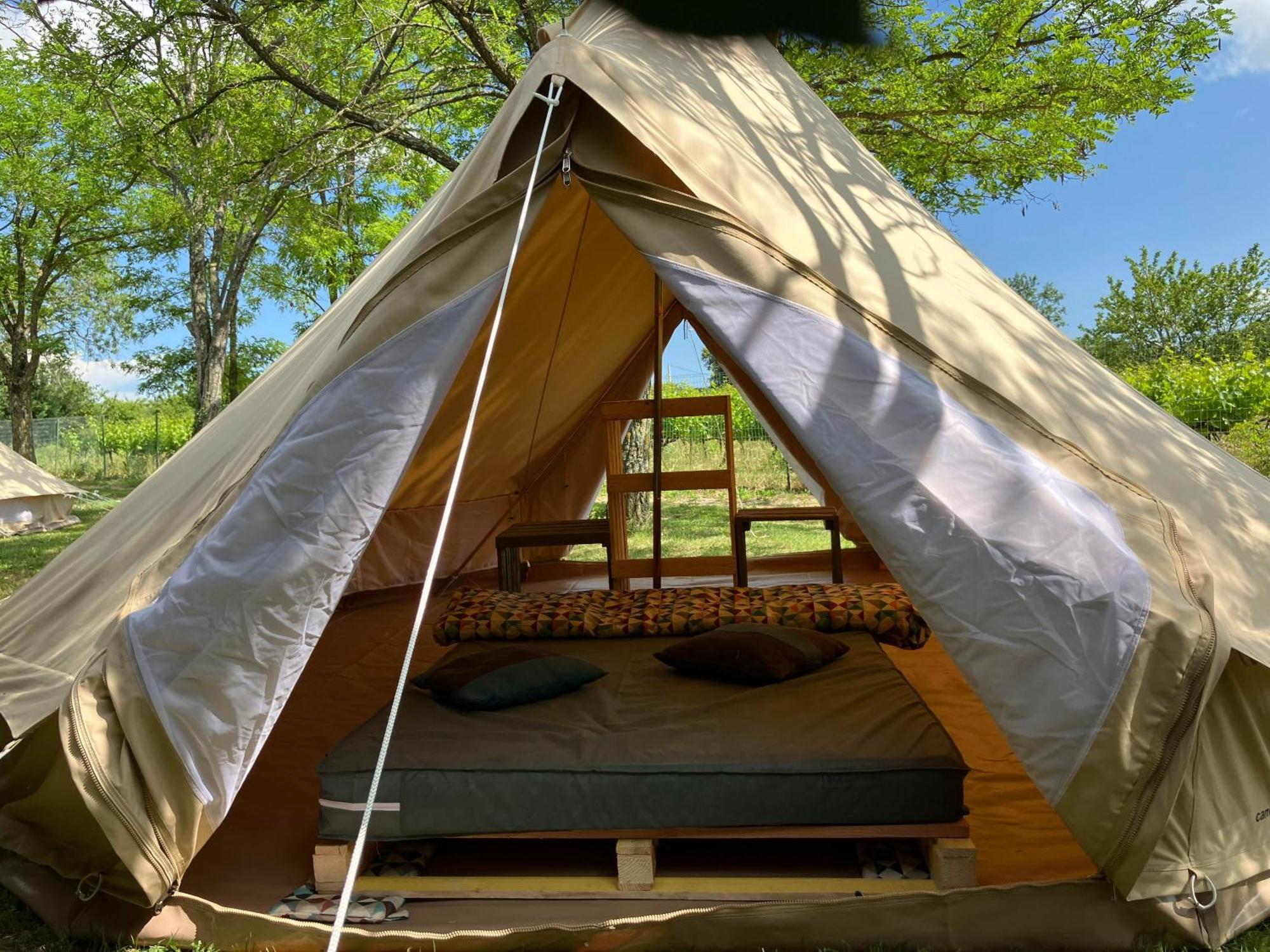 Camping Carrefour De L'Ardeche Saint-Remeze Eksteriør bilde